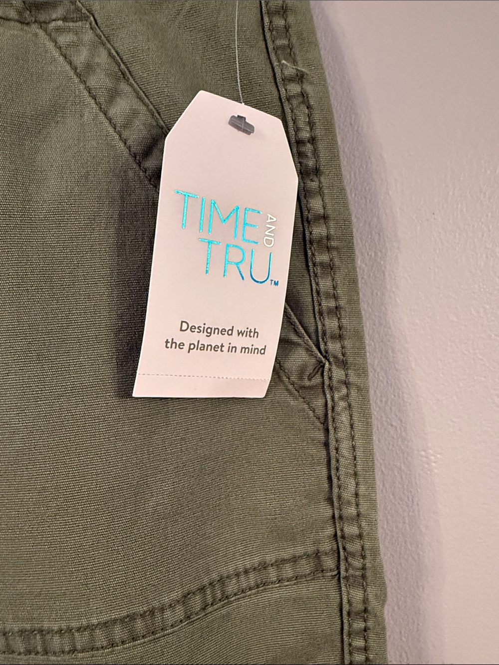 Time and Tru Olive Green Straight-Leg Cargo Pants - 16 - Picture 4 of 8